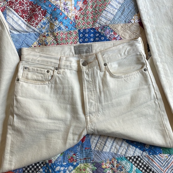 Everlane relaxed straight jean (aka rigid straight jean) in ecru! Size 26 - Picture 2 of 5